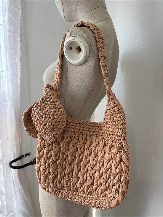 Antique Handbags - Antique Handwoven Crochet Shoulder Bag in Tan